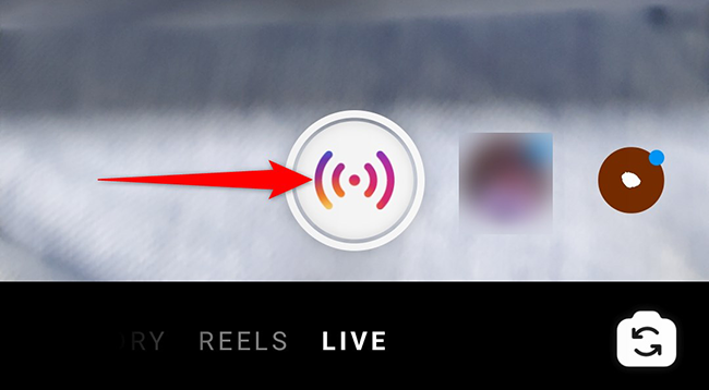 Нажмите иконку запуска прямого эфира на экране «Прямой эфир»