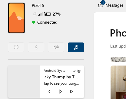 Боковая панель с информацией об устройстве: уровень заряда, управление и настройки