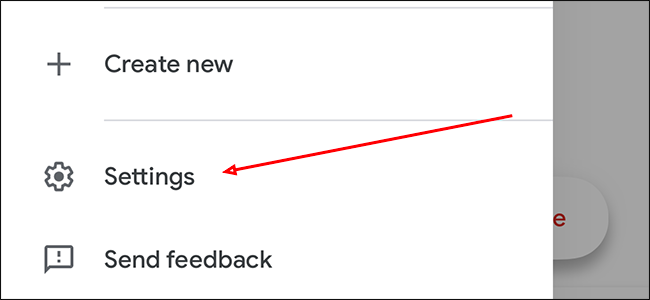 Выберите «Настройки» в боковой панели Gmail