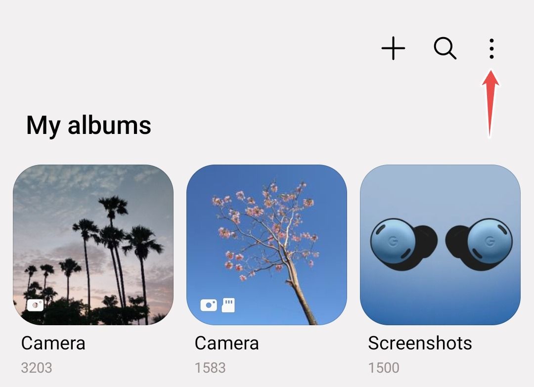 Меню дополнительных опций в Samsung Gallery с тремя точками.