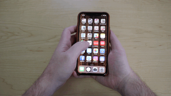 Анимация: свайп вниз справа сверху для входа в Центр управления