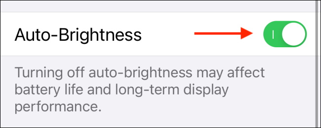 Отключите переключатель «Автояркость»