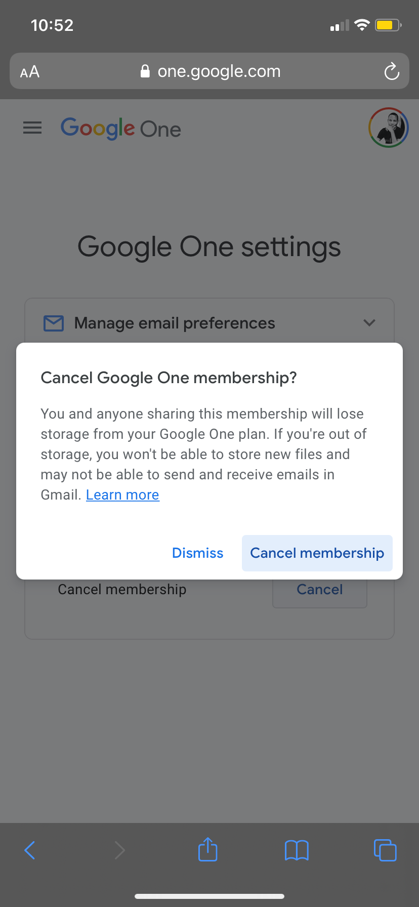 Процесс отмены подписки Google One в браузере на iOS: интерфейс подтверждения.