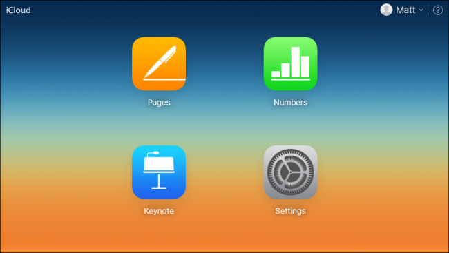 Страница входа iCloud в браузере