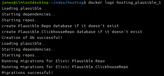 Скриншот логов инициализации Plausible