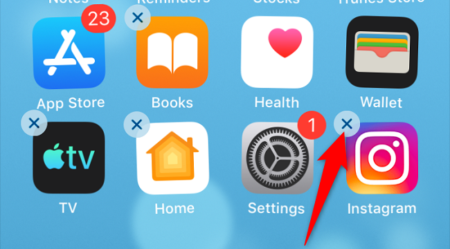 Нажмите крестик в верхнем левом углу иконки Instagram.