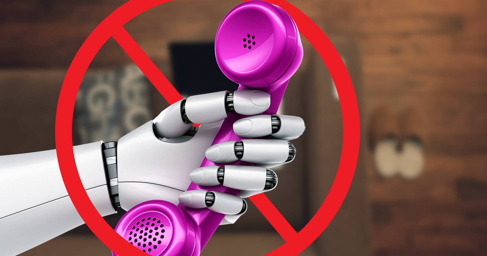 Роботизированный звонок: рука робота с телефоном