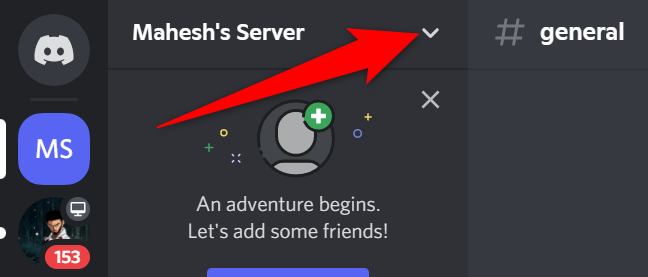 Нажмите на стрелку вниз рядом с названием сервера в Discord на компьютере.