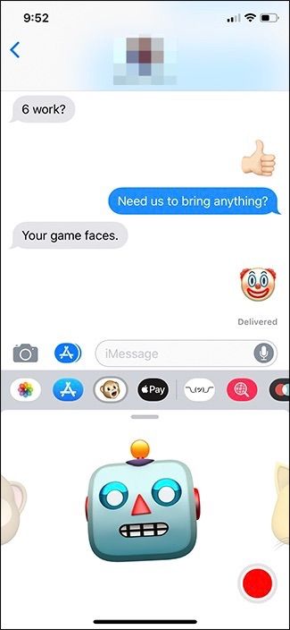 Анфас интерфейса Animoji с выбором персонажа