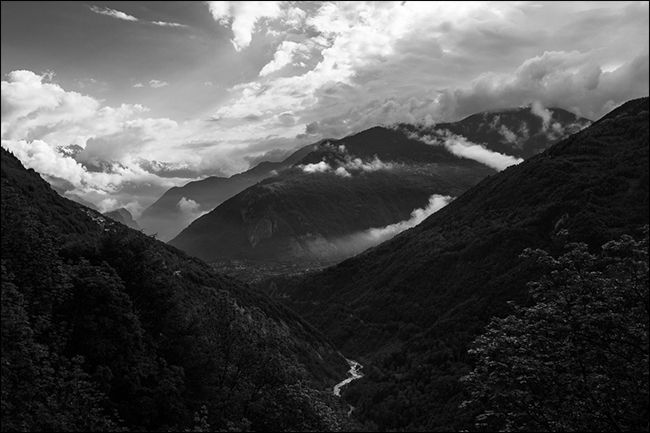 склон гор и наклонённый горизонт