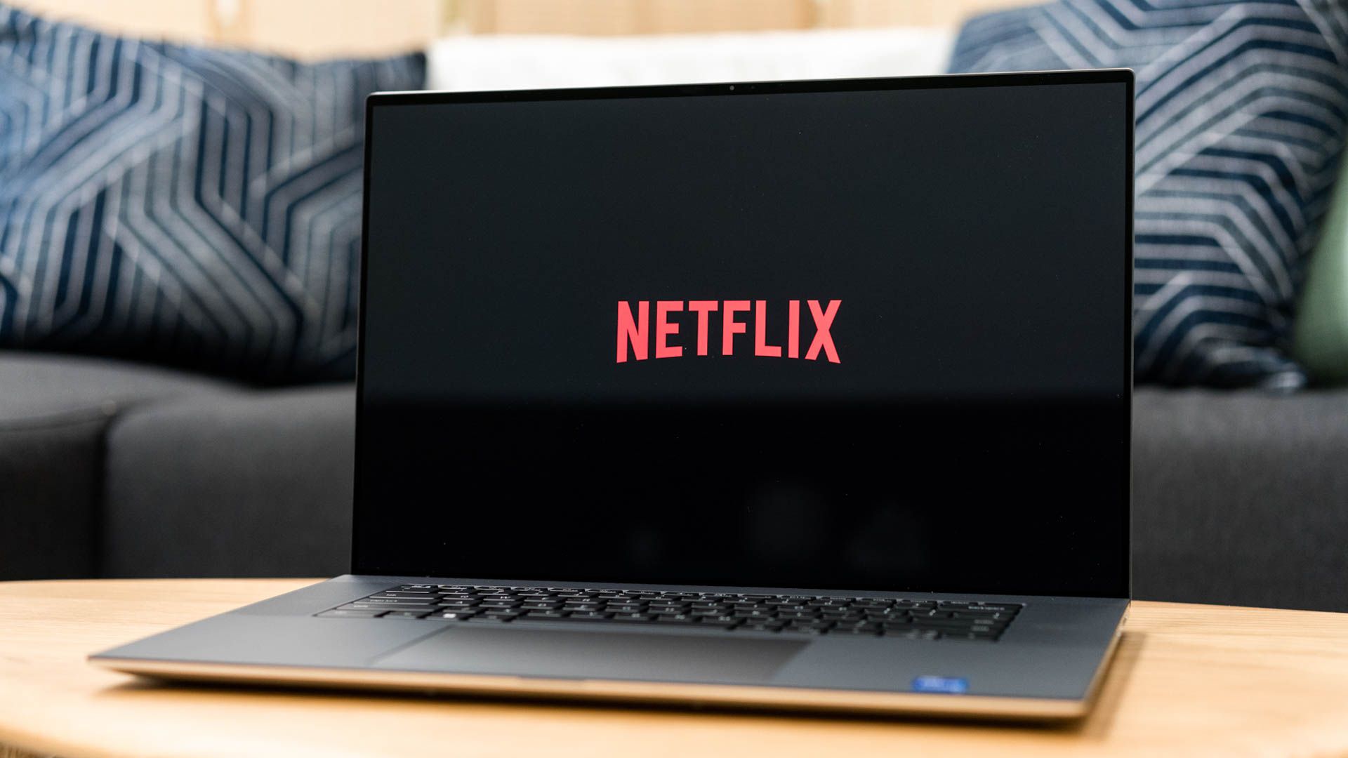 Почему на Netflix тихие диалоги и как это исправить