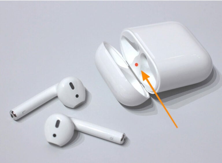 AirPods Blinking Orange
