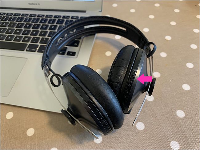 Bluetooth-наушники крупным планом