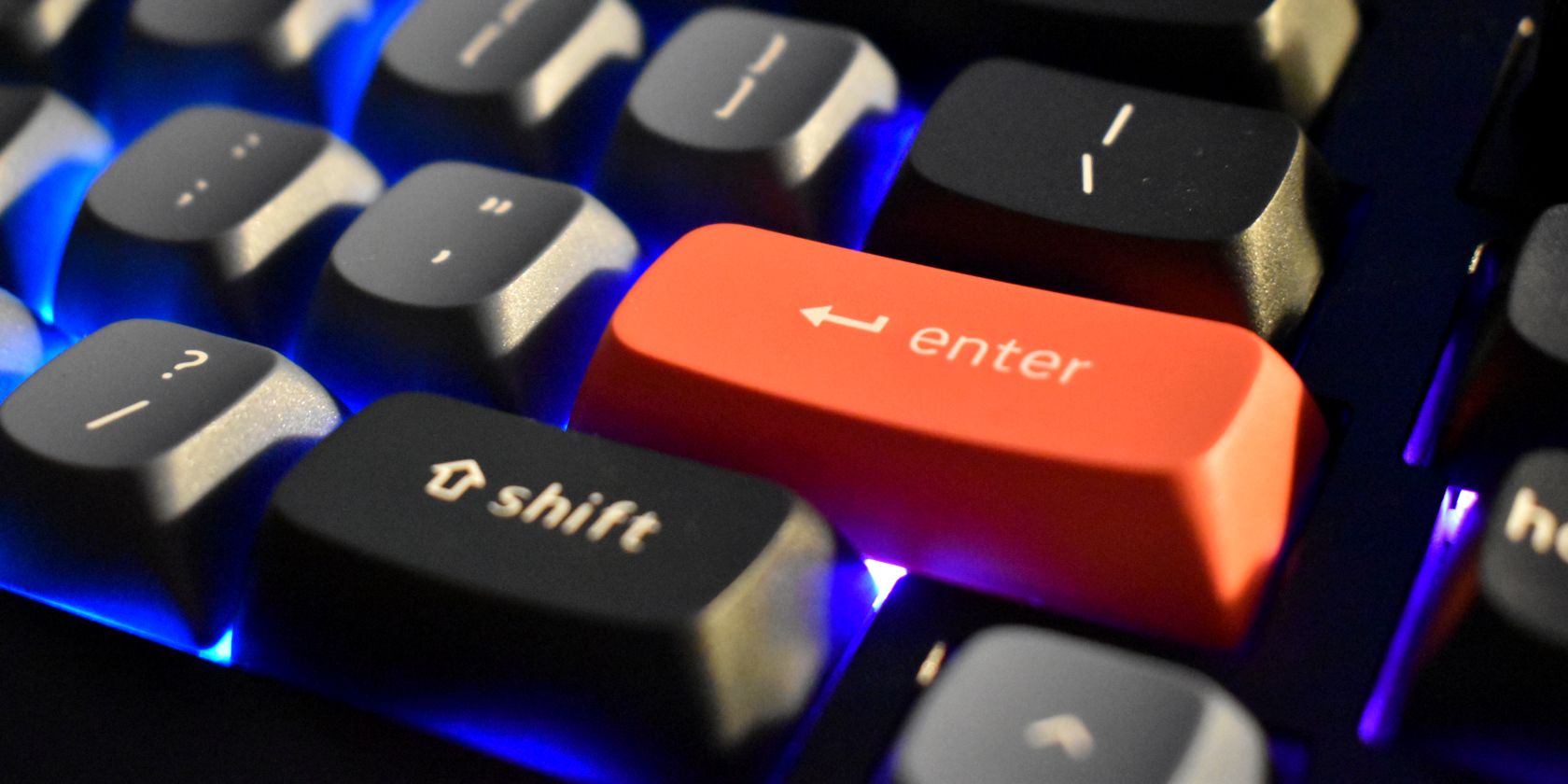 увеличенный Enter на клавиатуре с подсветкой