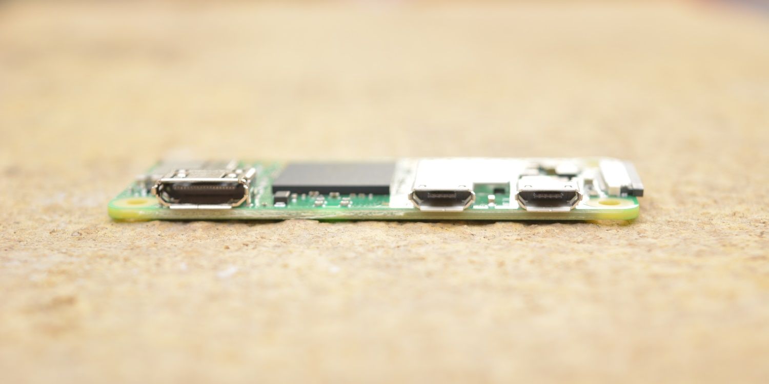 Вид платы Raspberry Pi Zero 2 W с разъёмами и местом для камеры