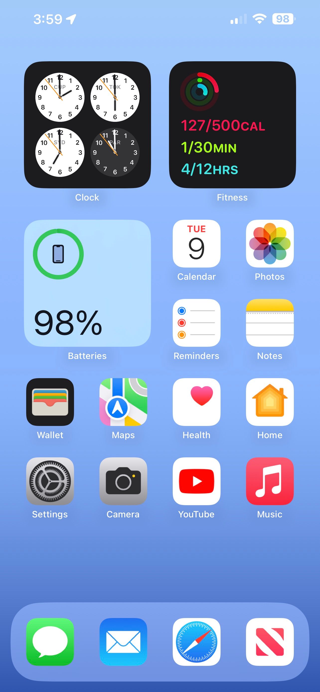 iOS 16 Home Screen from an iPhone 13 Pro Max