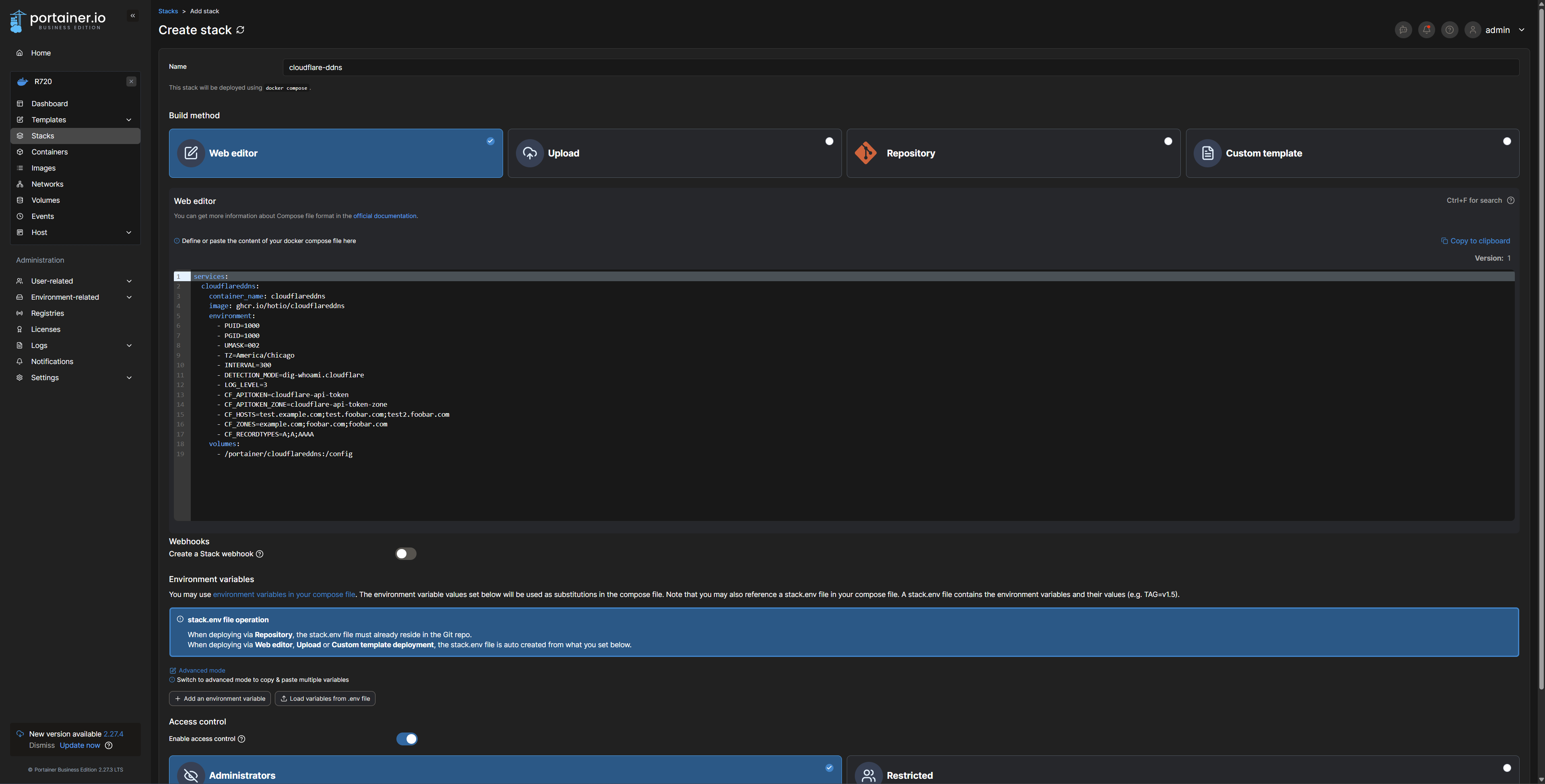 Интерфейс Portainer с настройкой контейнера Cloudflare DDNS.