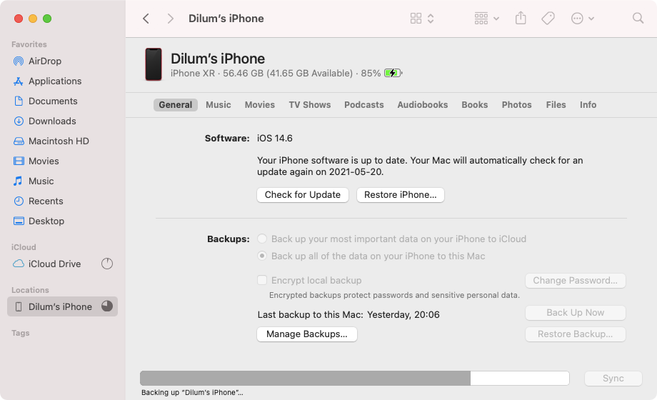 Процесс резервного копирования iPhone на Mac