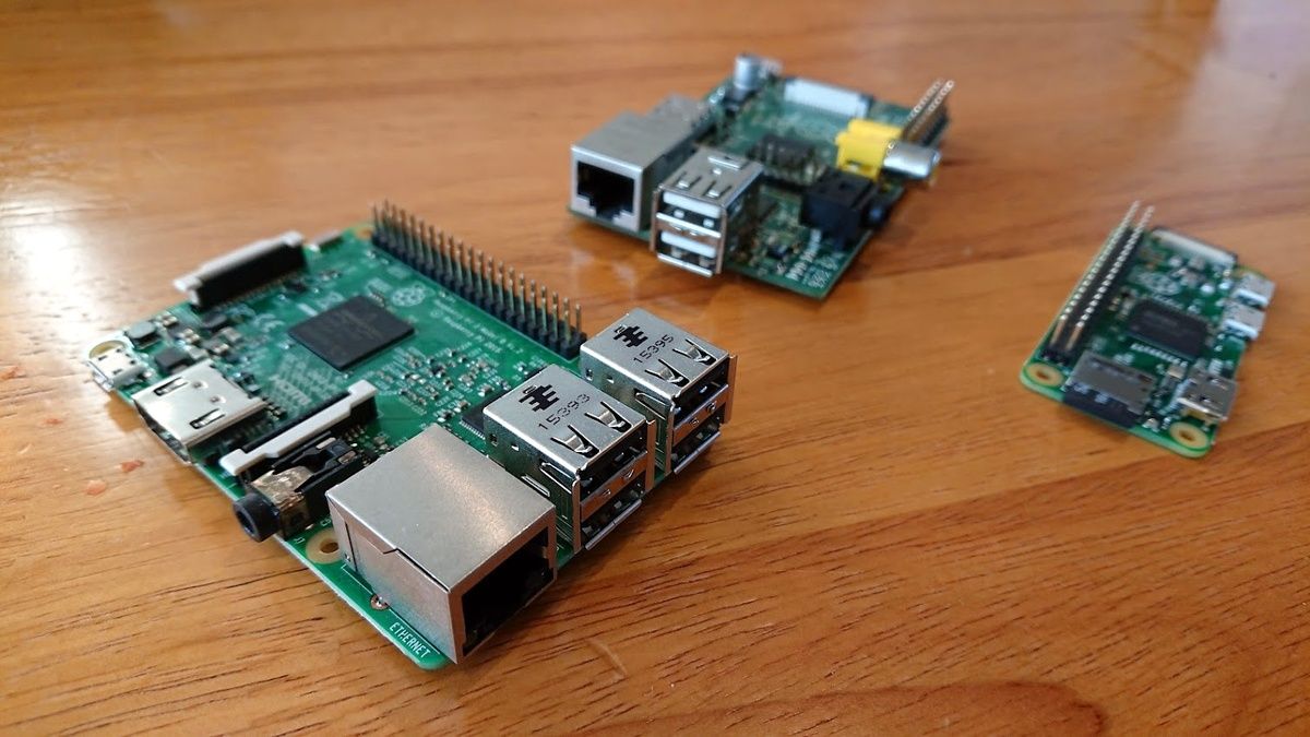 Raspberry Pi B, Raspberry Pi 3, и Raspberry Pi Zero WH, вид макро