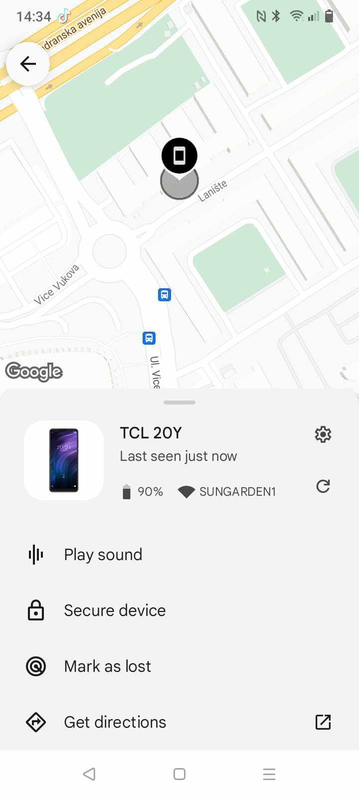 Приложение Find My Device на Android показывает список обнаруженных устройств.