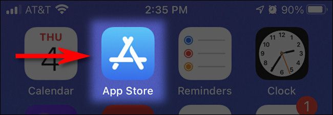Синяя иконка App Store на экране iPhone