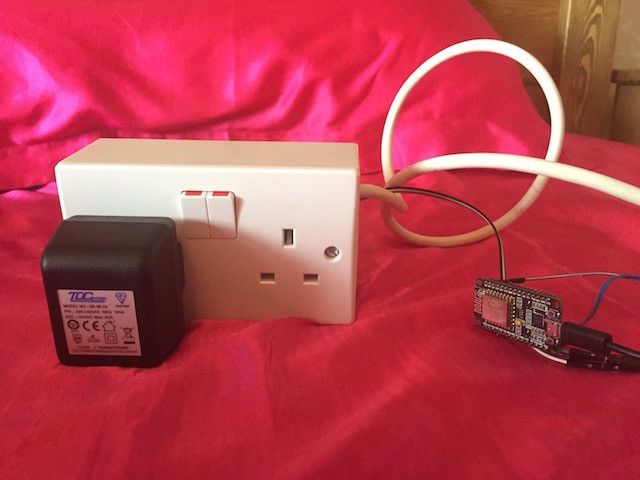 NodeMCU с реле для управления розеткой