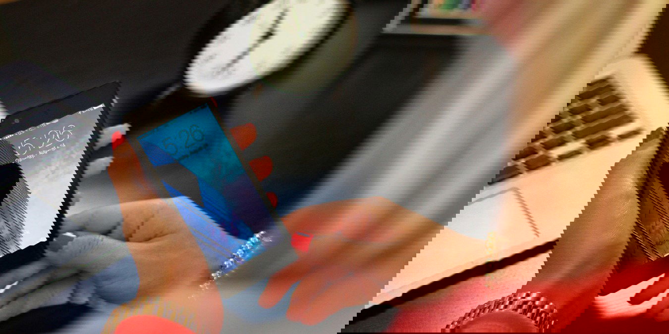 Привязать Google Assistant к будильнику Android