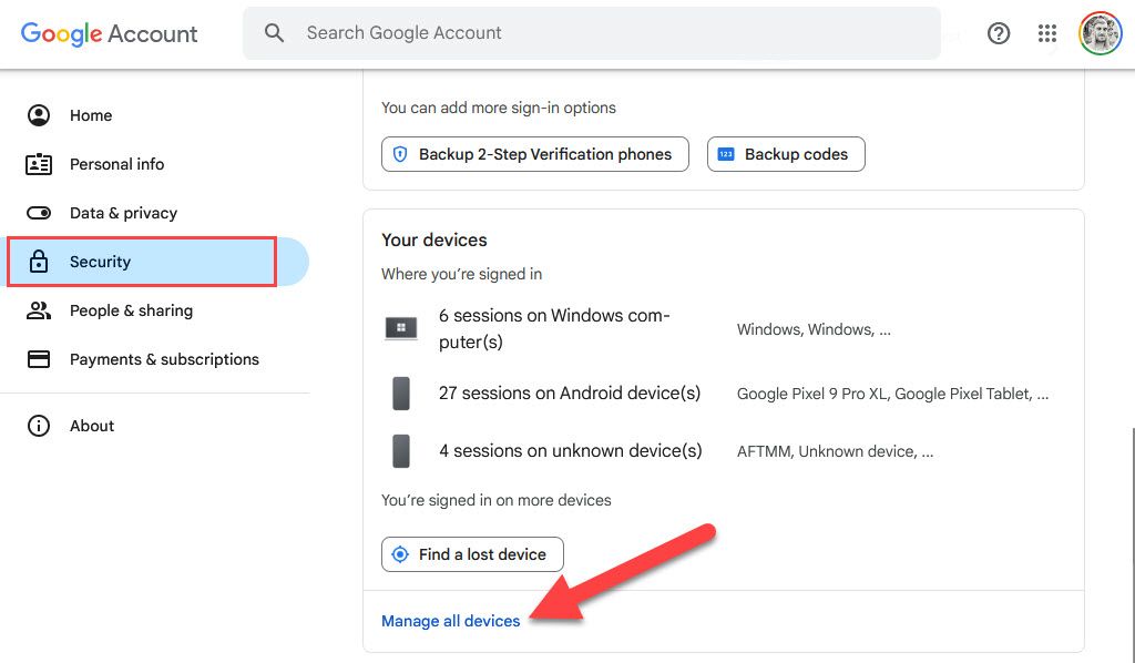 Скриншот раздела безопасности Google с опцией управления устройствами.