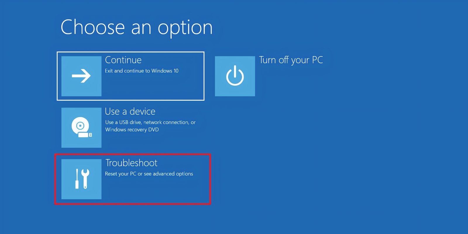 Экран среды восстановления Windows с выделенным пунктом Устранение неполадок