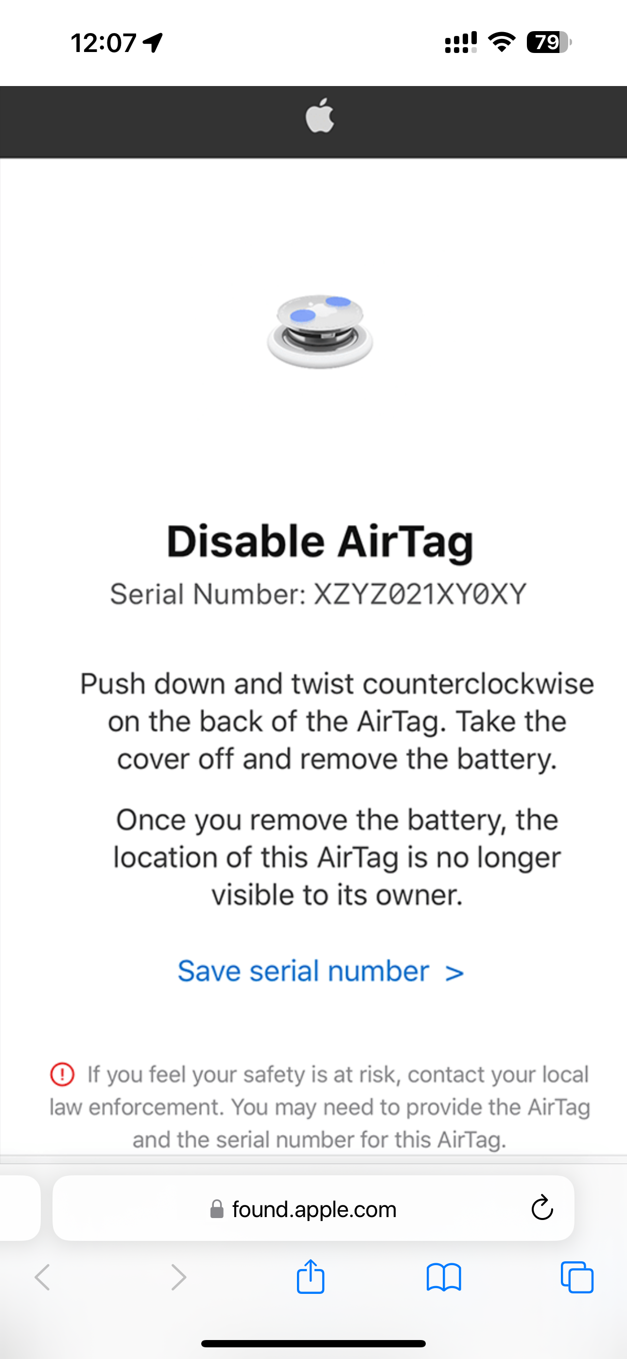 Safari на iPhone с веб‑страницей, показывающей информацию об обнаруженном AirTag.