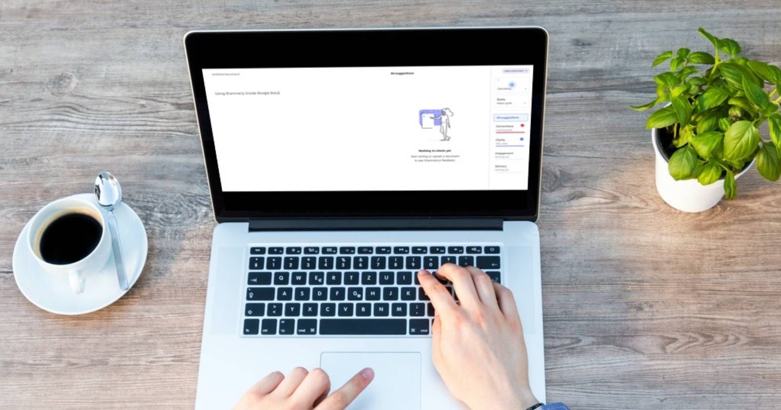 Приложение Grammarly на экране компьютера