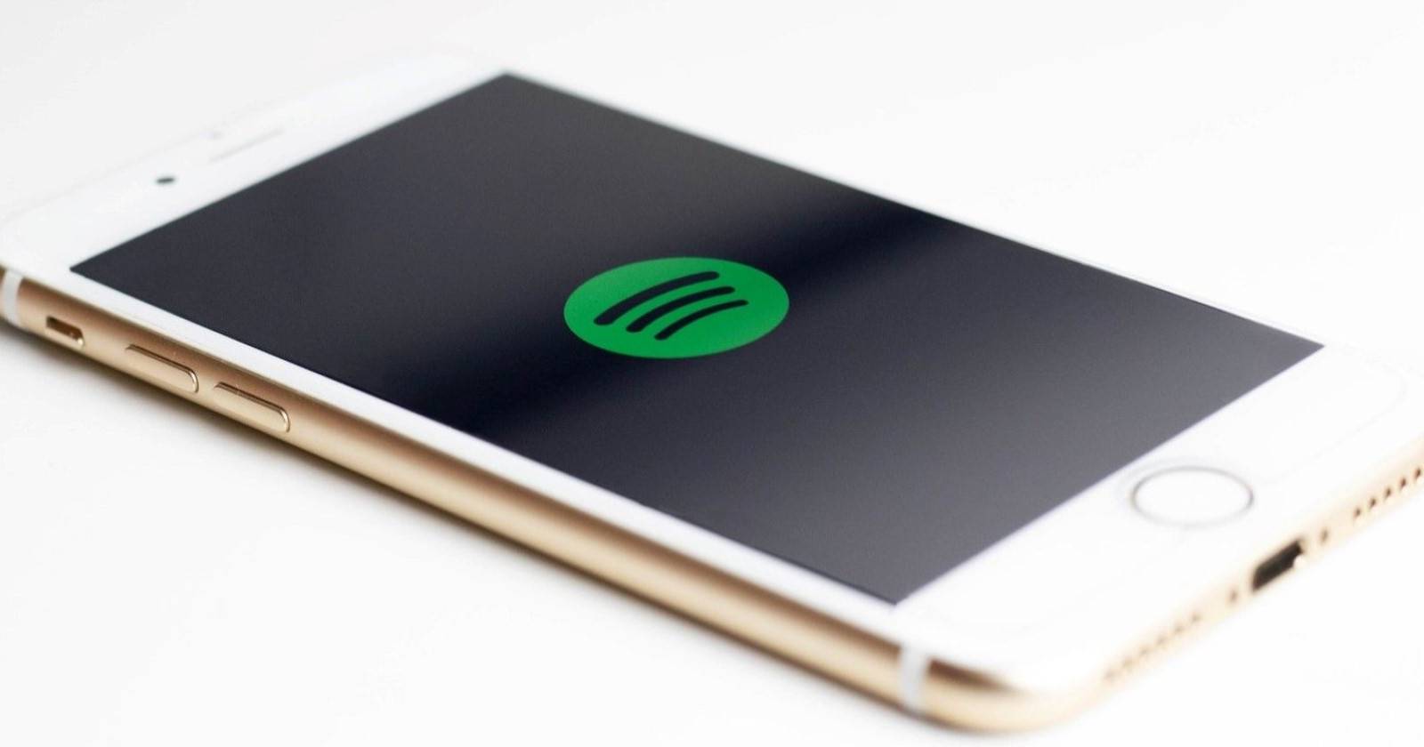 Фото приложения Spotify на iPhone