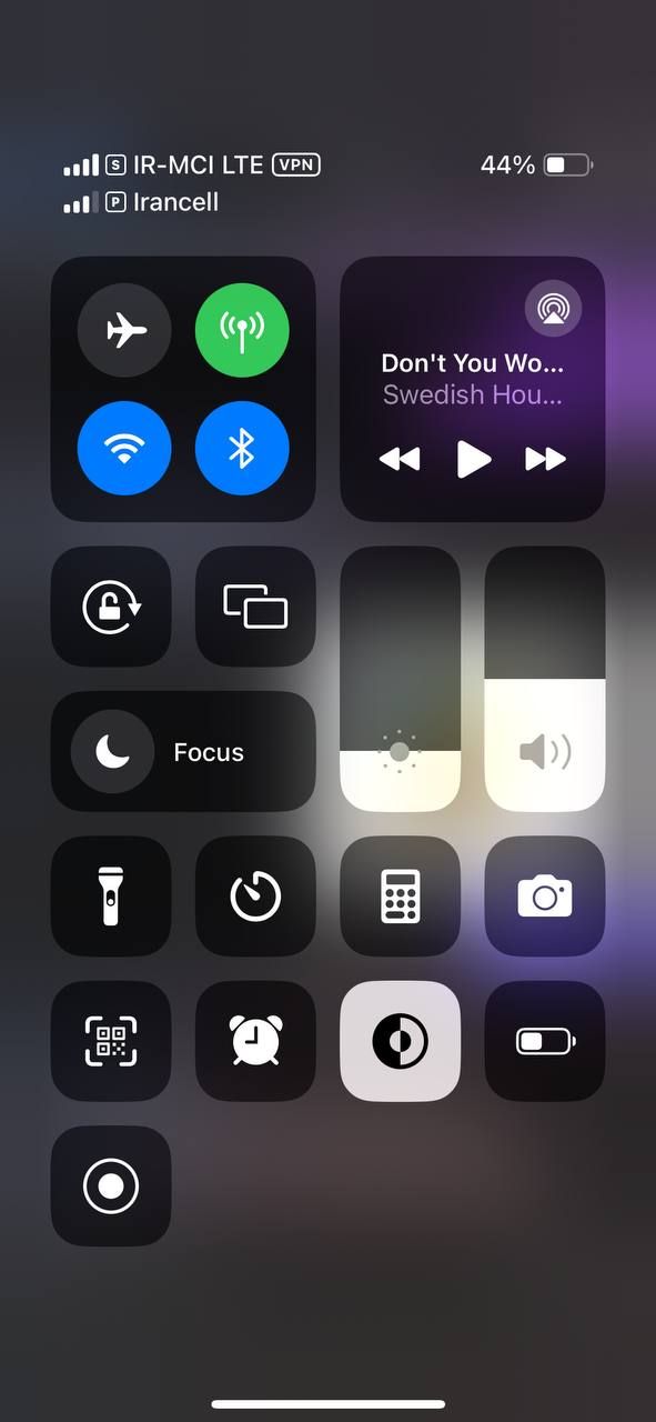 Центр управления iPhone с опцией Screen Mirroring