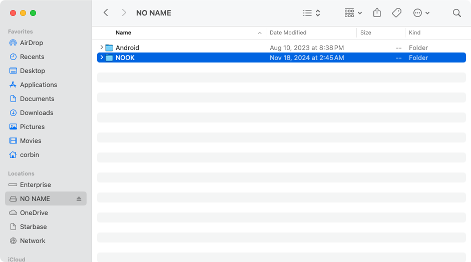 Nook подключён к компьютеру.