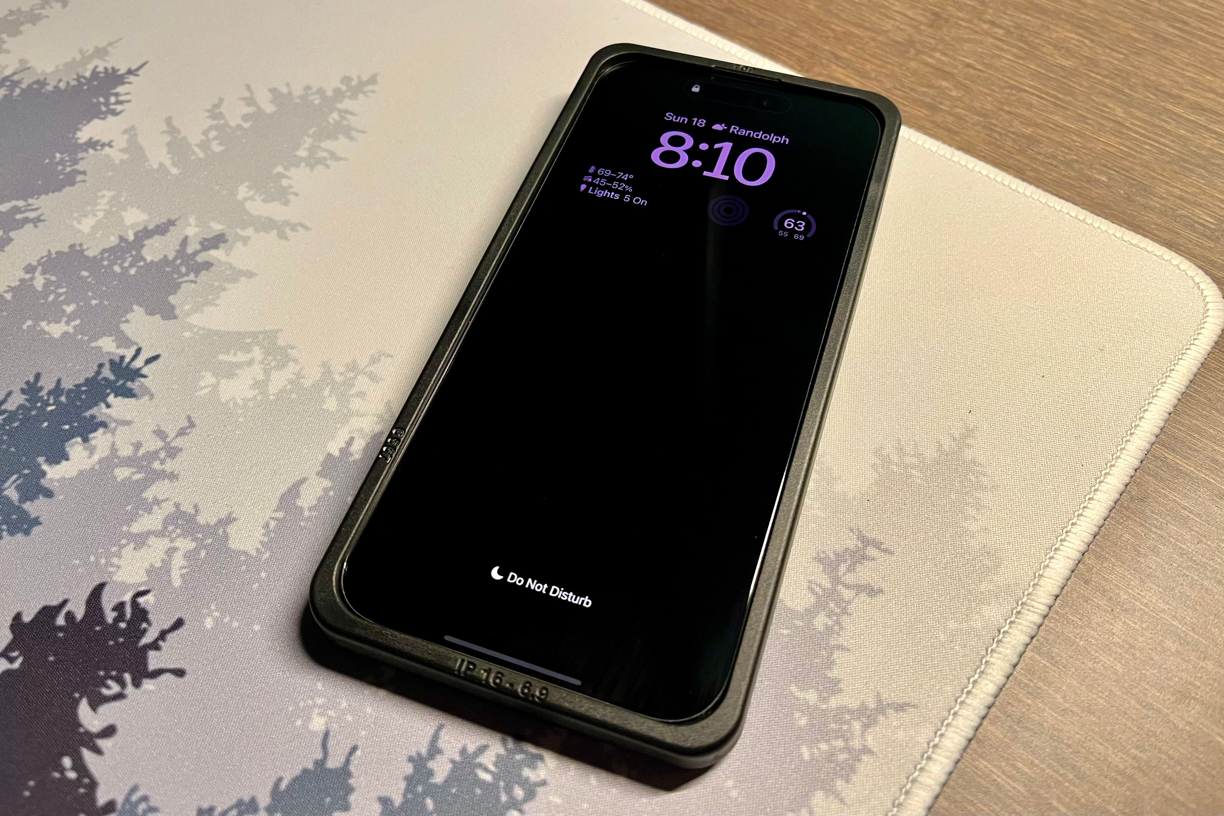 Монтажная рамка для точной установки защитного стекла на iPhone.