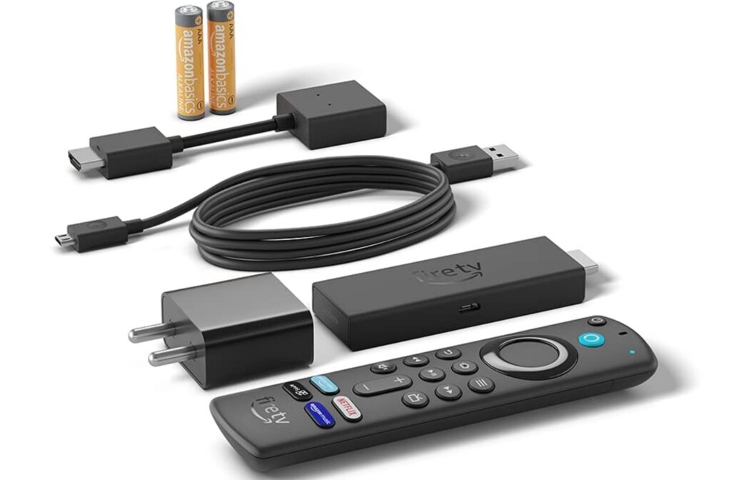 Близкий план Fire TV Stick у телевизора