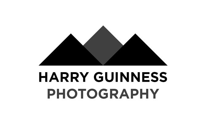 Готовая концепция логотипа с тремя треугольниками, финальная версия