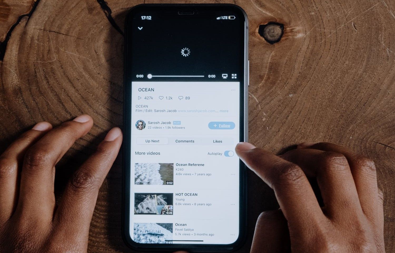 Миниатюры видео YouTube на экране
