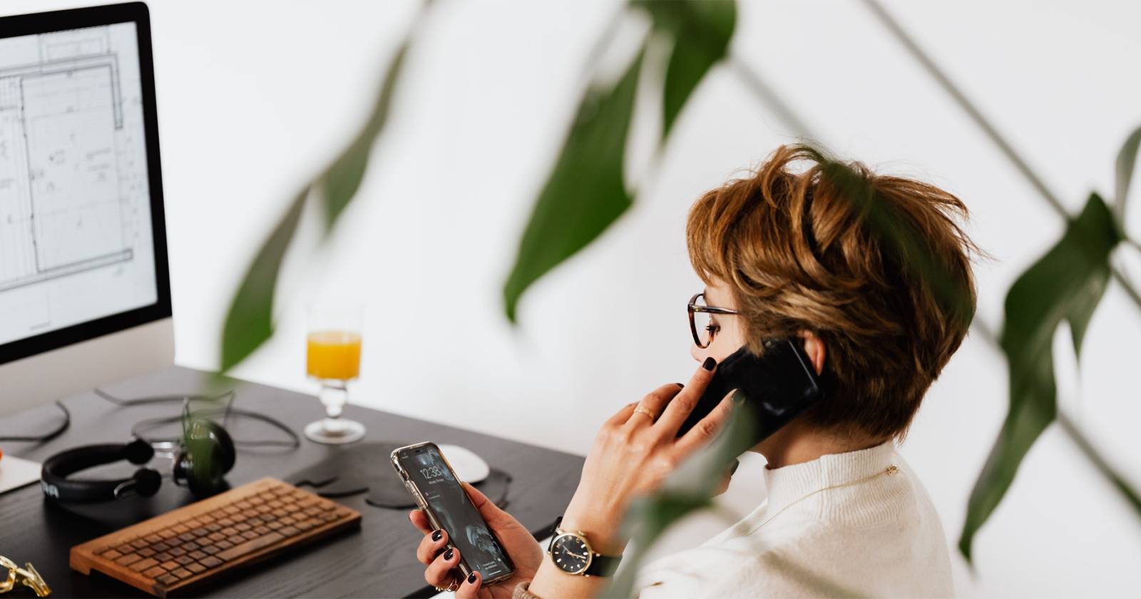 Профессионал, работающий сразу над несколькими задачами