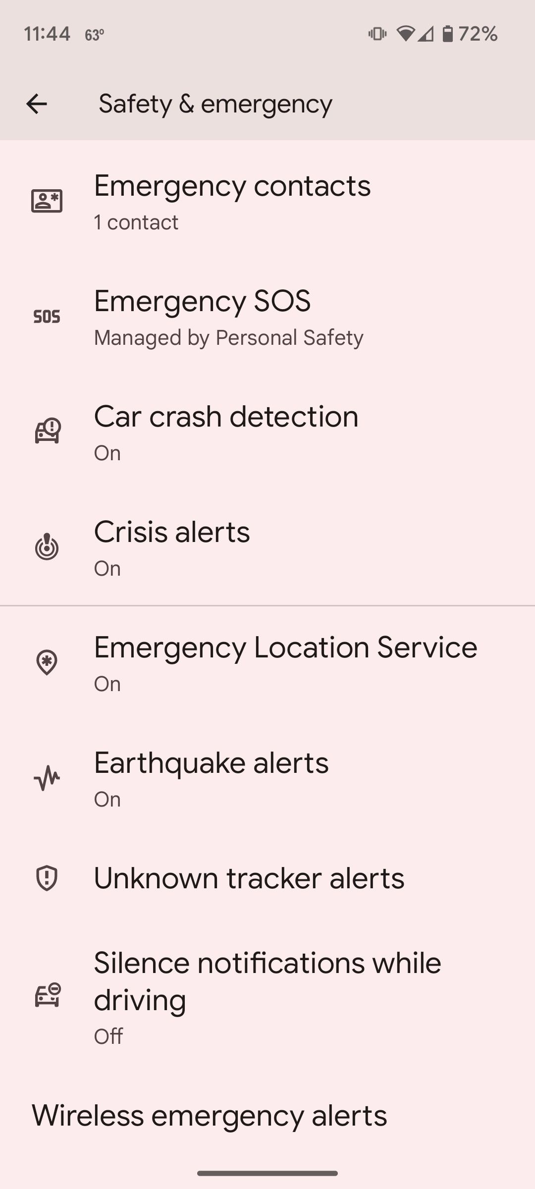 Экран Безопасность и экстренные службы на телефоне Pixel