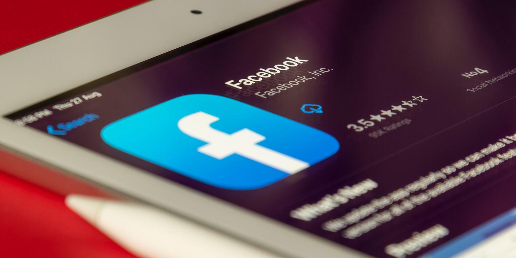 Как включить тёмную тему на Facebook