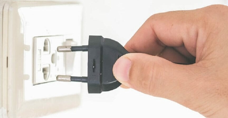 Отключите принтер перед работами по ремонту