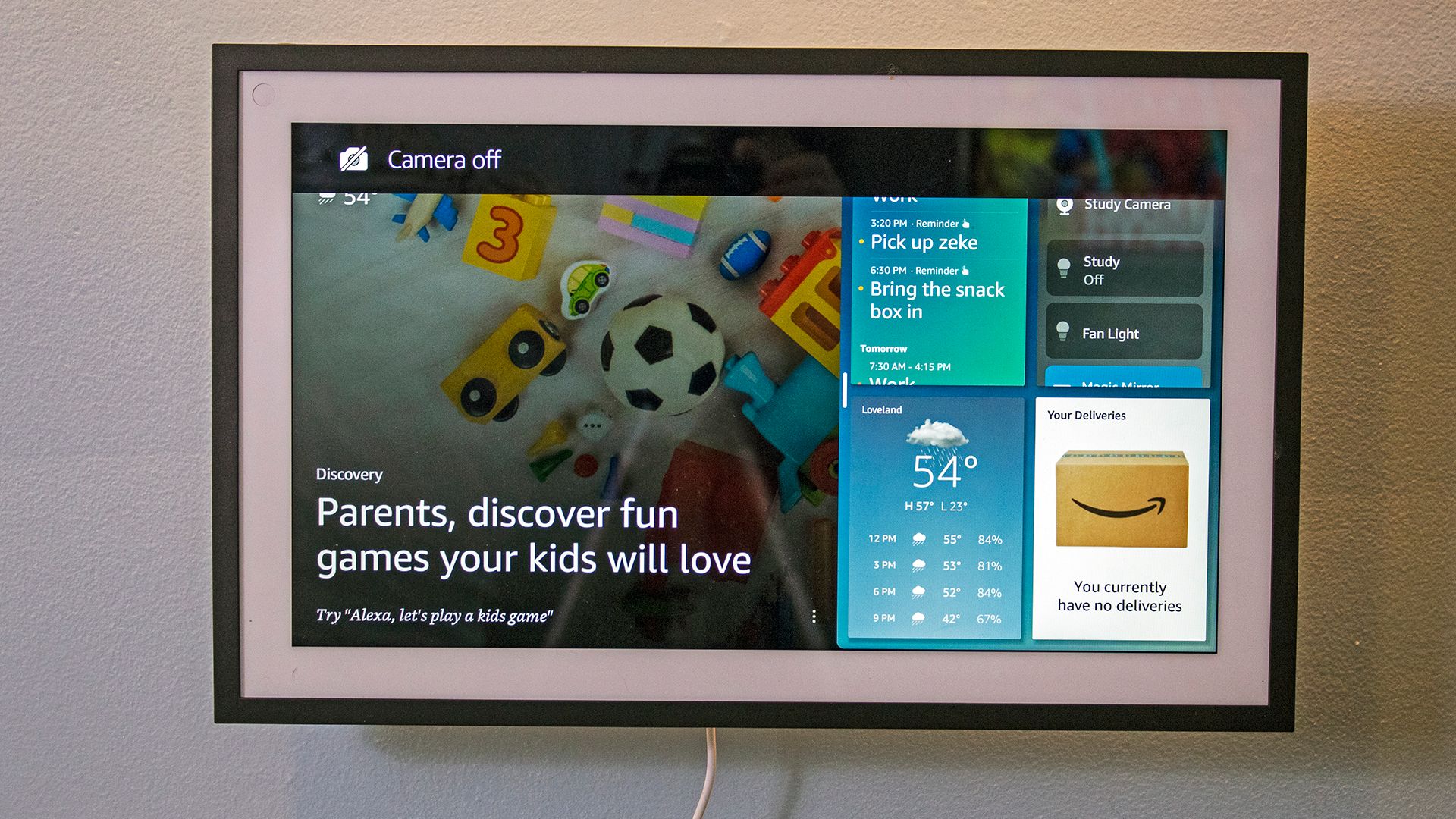 Экран Echo Show 16 с надписью