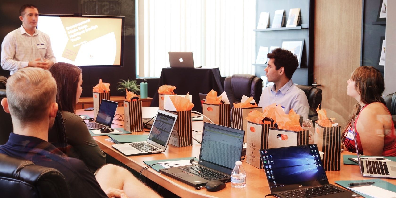 Обучение сотрудников кибербезопасности: план и темы