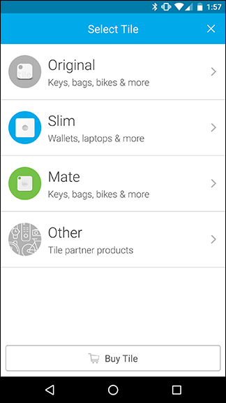 Показ процесса сопряжения Tile с приложением на экране телефона