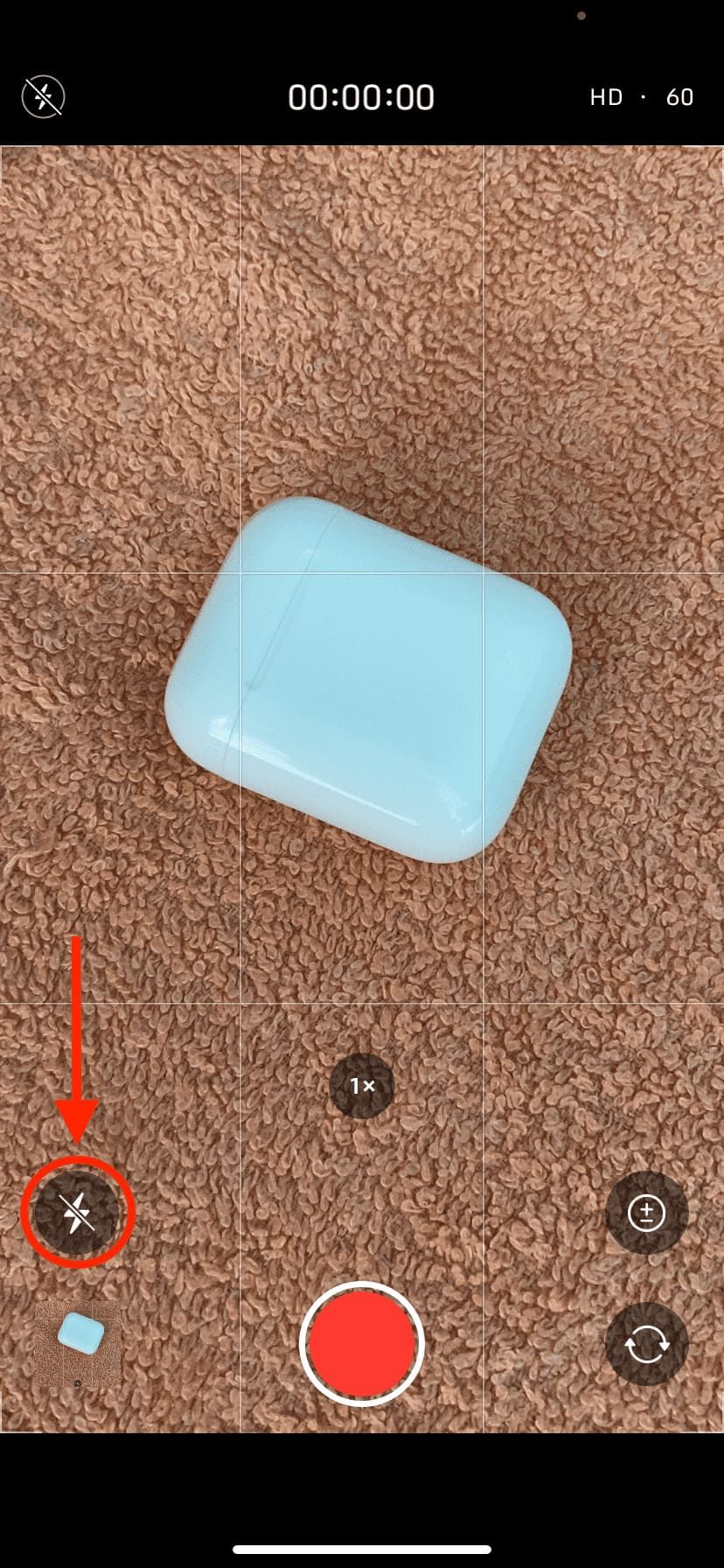 Нажмите значок вспышки в режиме видео