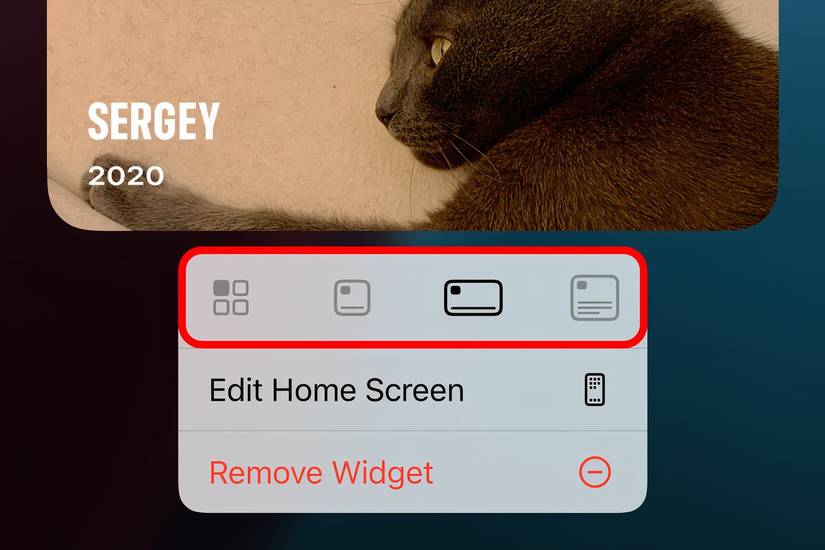 Primo piano di un widget Foto con le icone di ridimensionamento annotate nel menu contestuale.