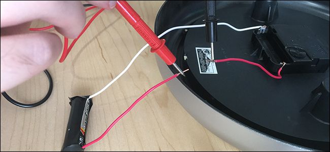 Схематический пример разрыва цепи и вставки мультиметра