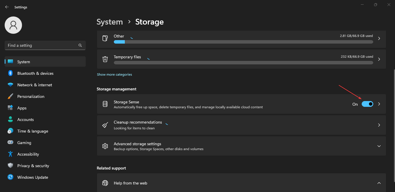 Переключатель Storage Sense в положении включено