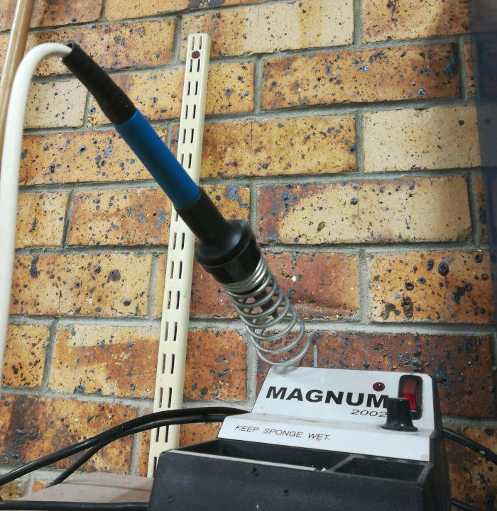 Защитное оборудование и аккуратная рабочая зона